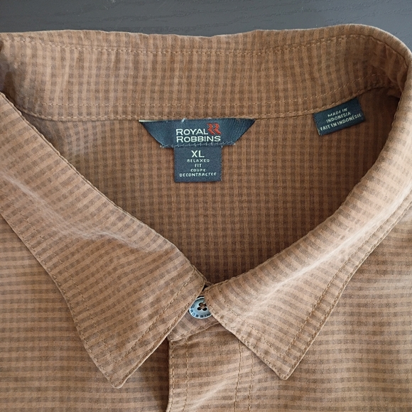 Royal Robbins Beige/Brown Checkered Button-Up Shirt - Picture 2 of 6